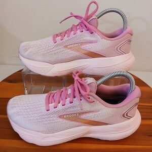 Brooks Women's Athletic Shoes in Pink